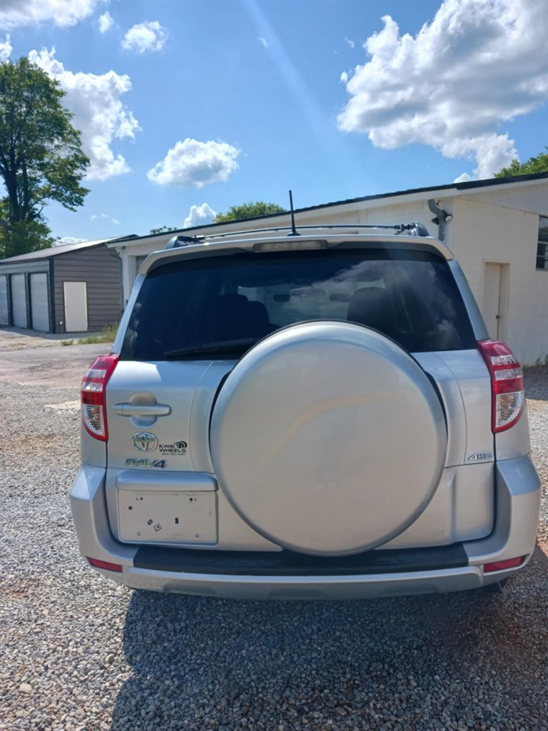 2012 Toyota RAV4 photo