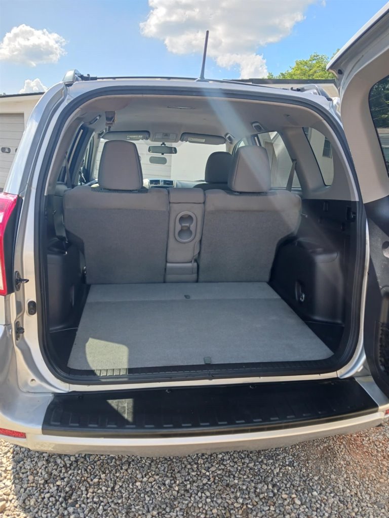2012 Toyota RAV4 photo