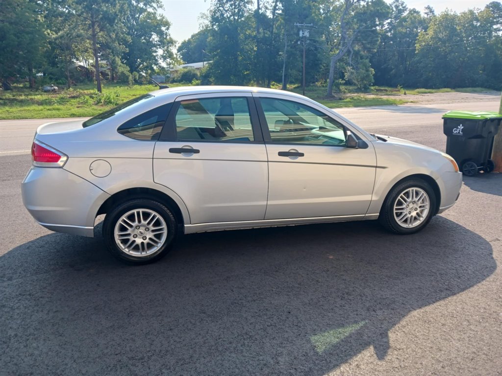2011 Ford Focus - $5,999