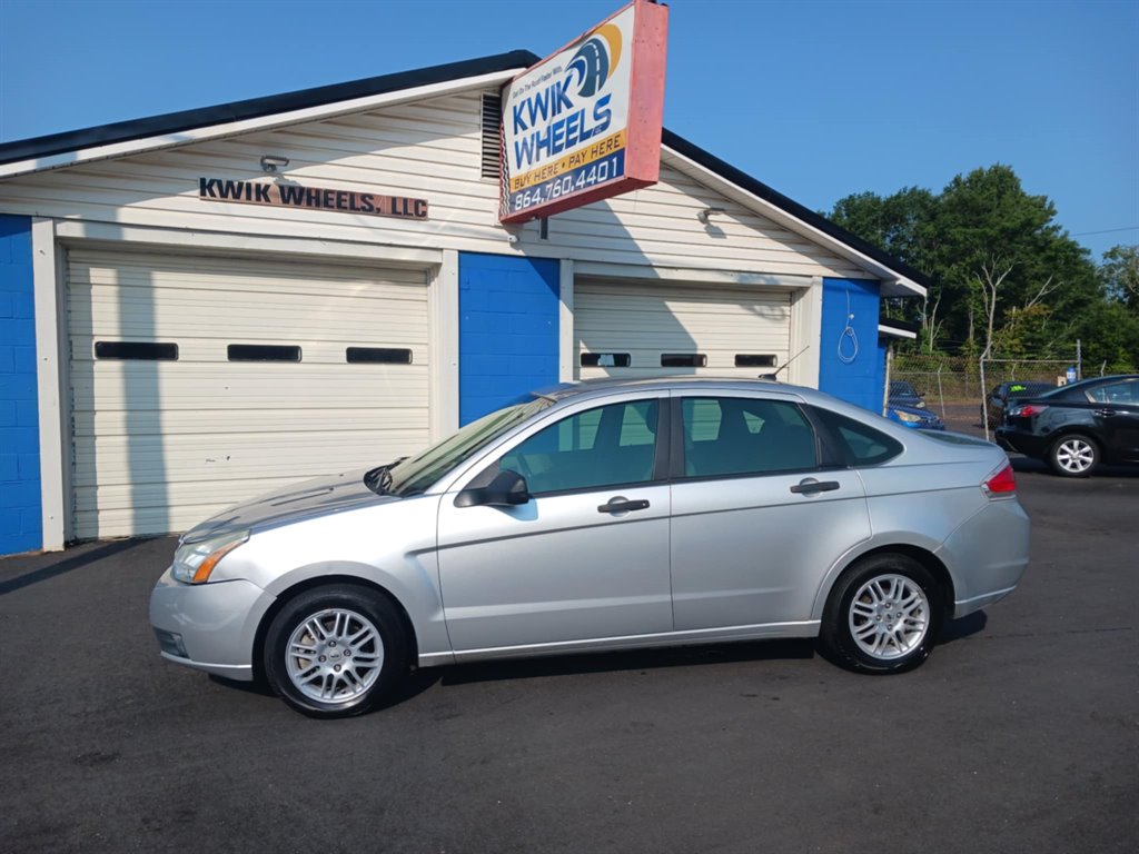 2011 Ford Focus - $5,999