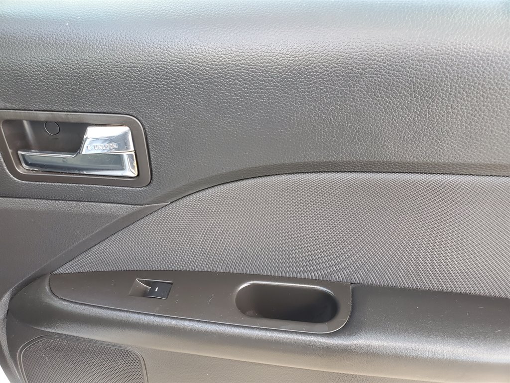 2012 Ford Fusion SE photo