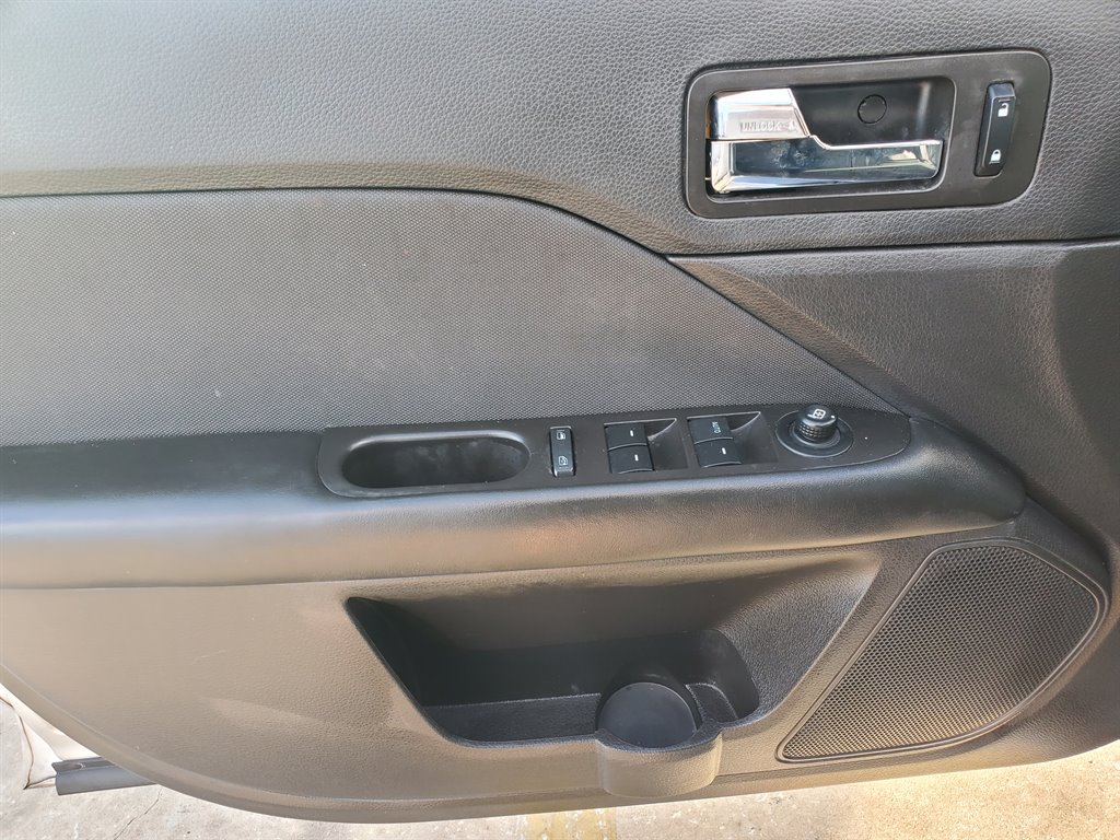2012 Ford Fusion SE photo