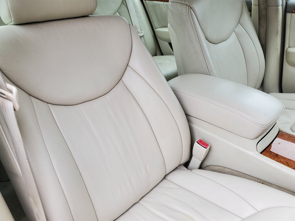 2001 Lexus LS 430 photo