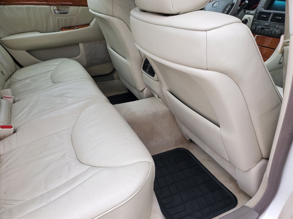 2001 Lexus LS 430 photo