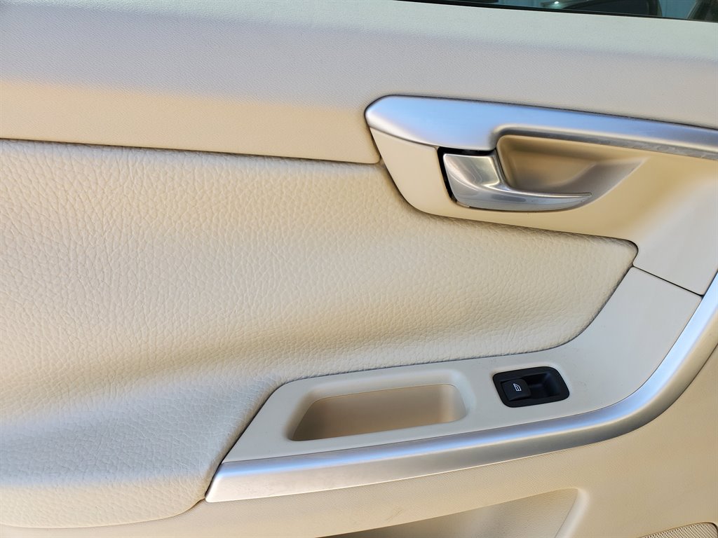 2011 Volvo XC60 T6 photo
