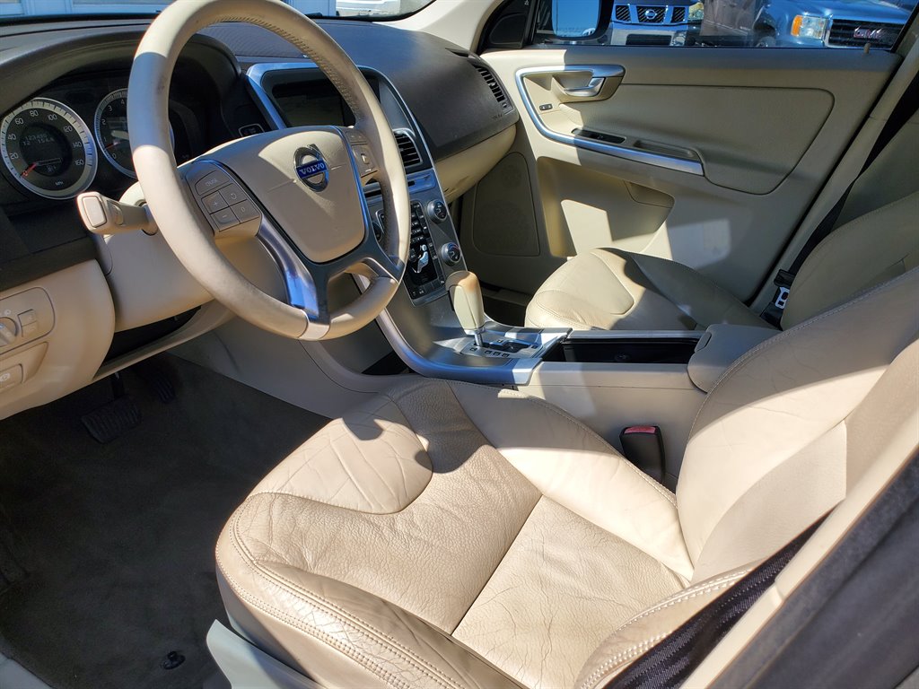 2011 Volvo XC60 T6 photo