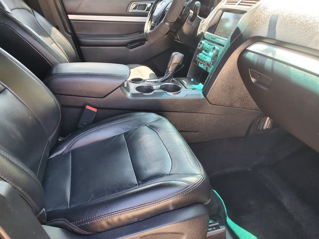 2016 Ford Explorer XLT photo