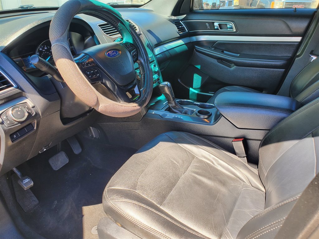 2016 Ford Explorer XLT photo