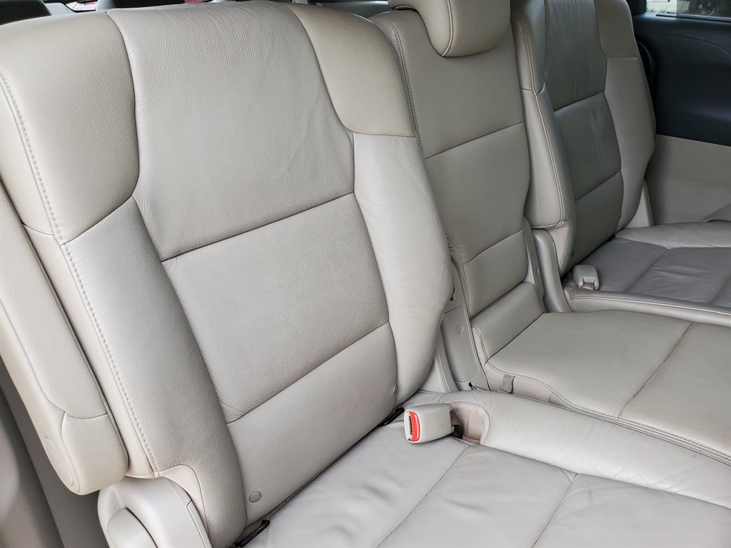 2011 Honda Odyssey EX-L w/DVD photo
