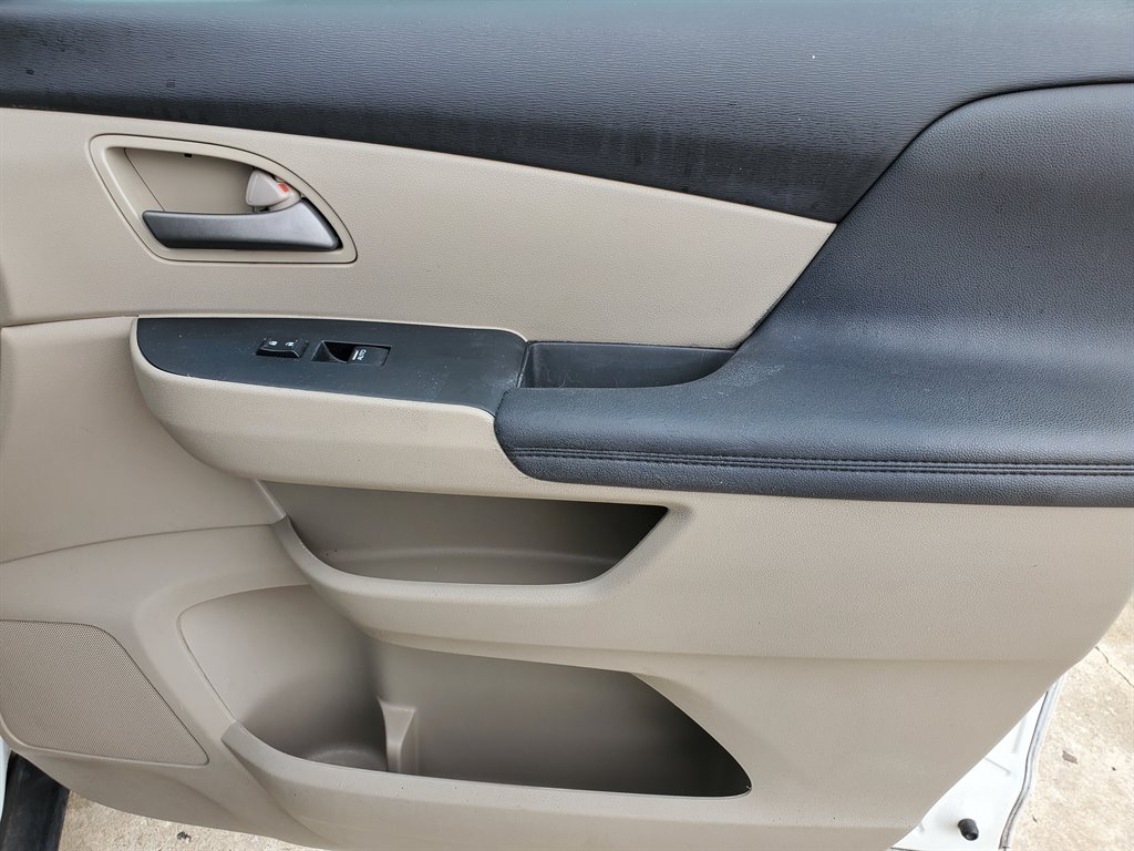 2011 Honda Odyssey EX-L w/DVD photo