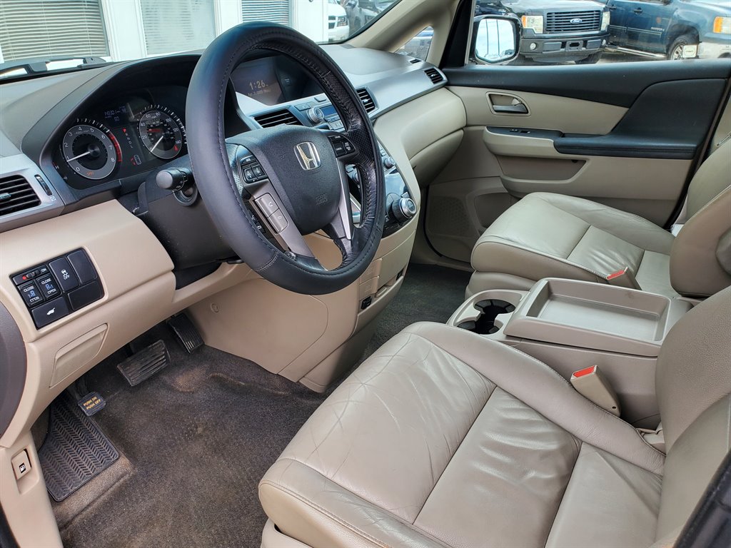 2011 Honda Odyssey EX-L w/DVD photo
