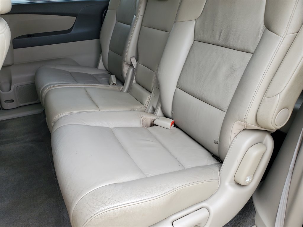 2011 Honda Odyssey EX-L w/DVD photo