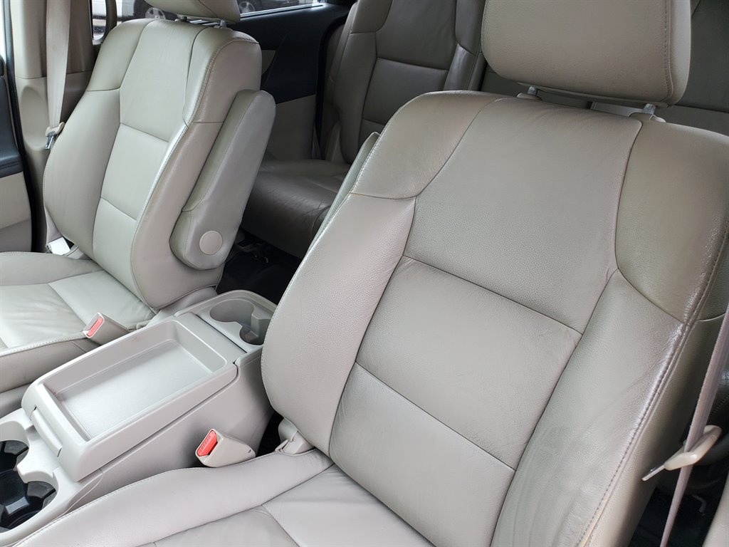 2011 Honda Odyssey EX-L w/DVD photo