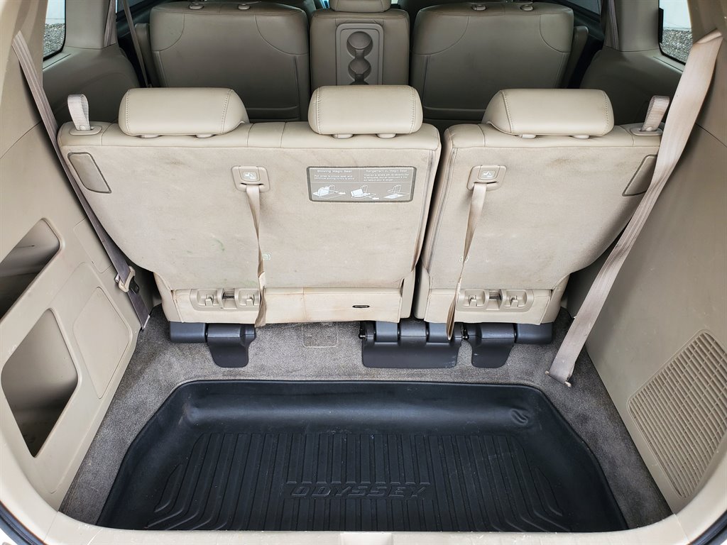 2011 Honda Odyssey EX-L w/DVD photo