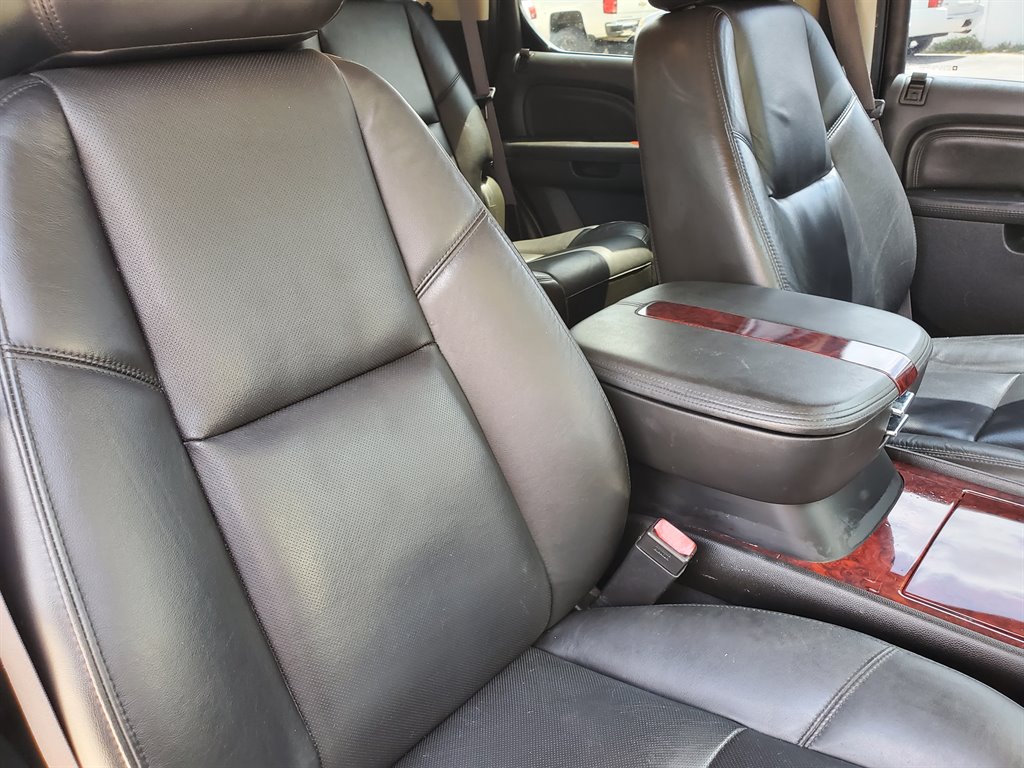2011 Cadillac Escalade photo