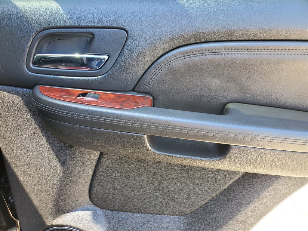 2011 Cadillac Escalade photo