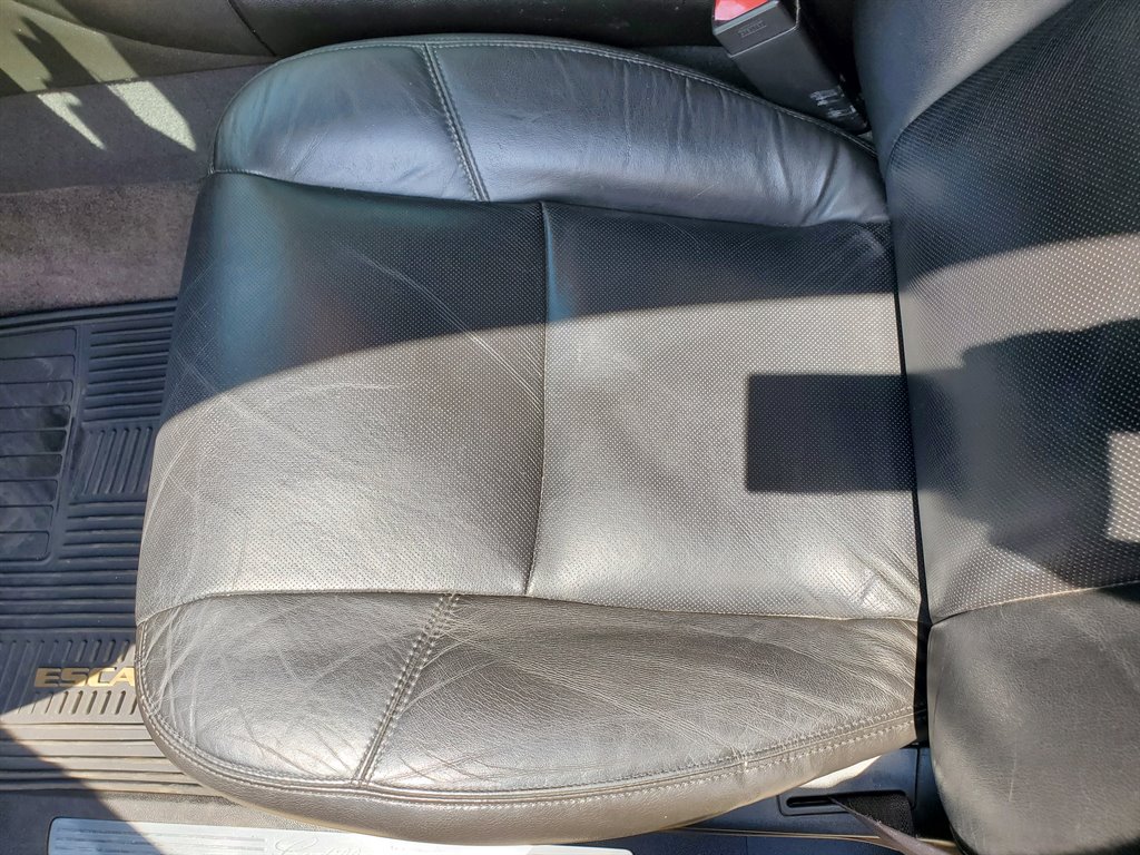 2011 Cadillac Escalade photo