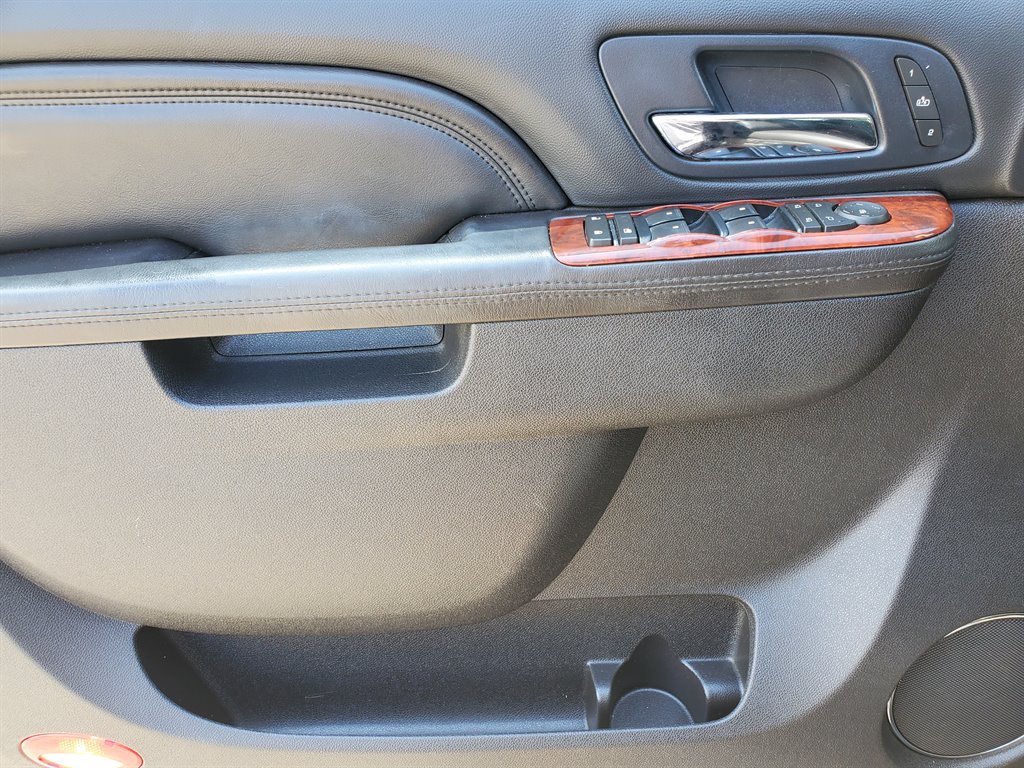 2011 Cadillac Escalade photo