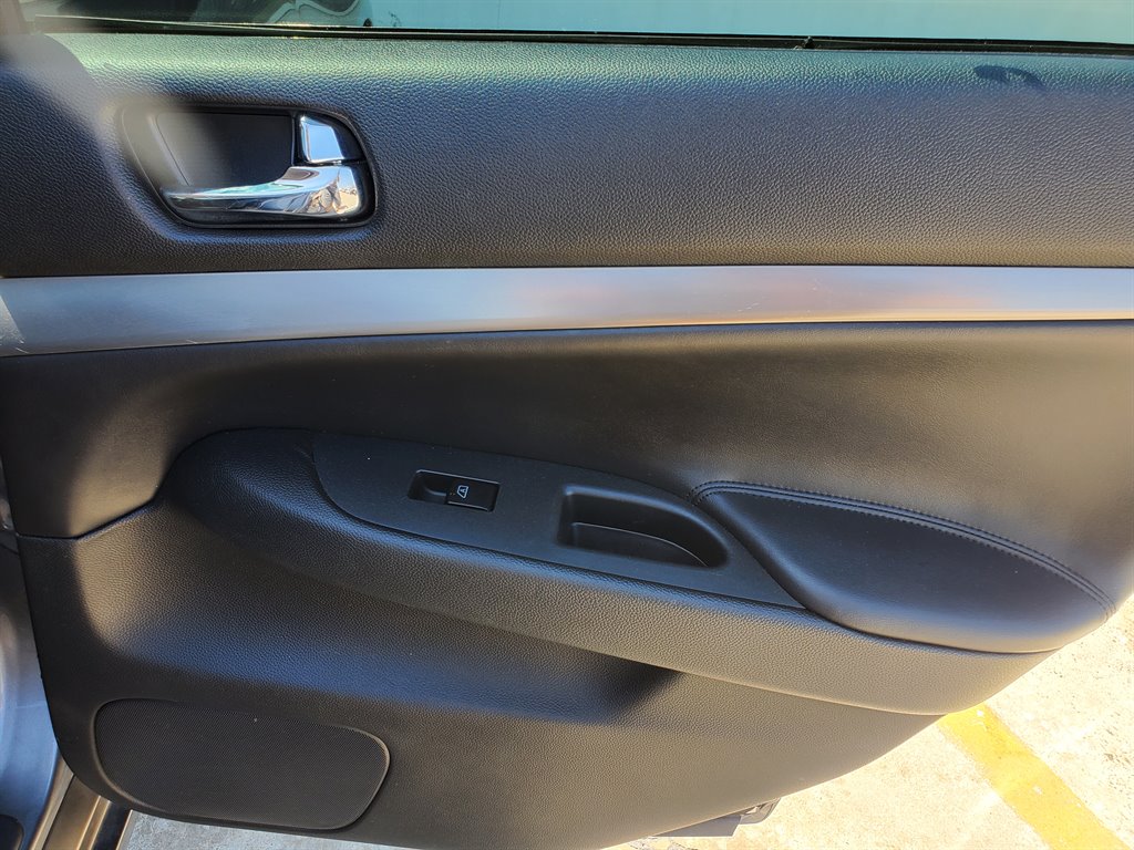 2010 Infiniti MDX photo