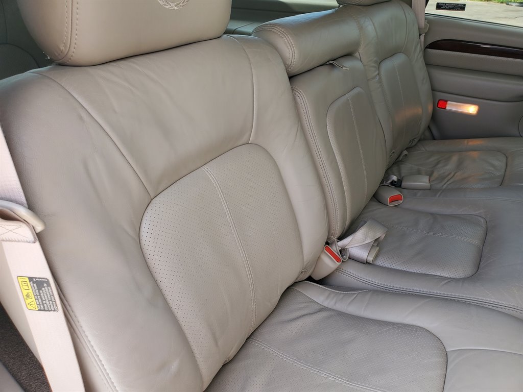 2002 Cadillac Escalade photo