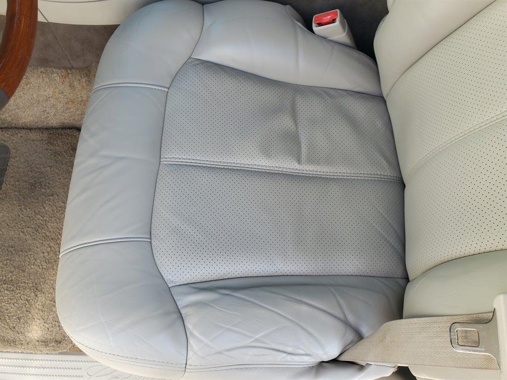 2002 Cadillac Escalade photo