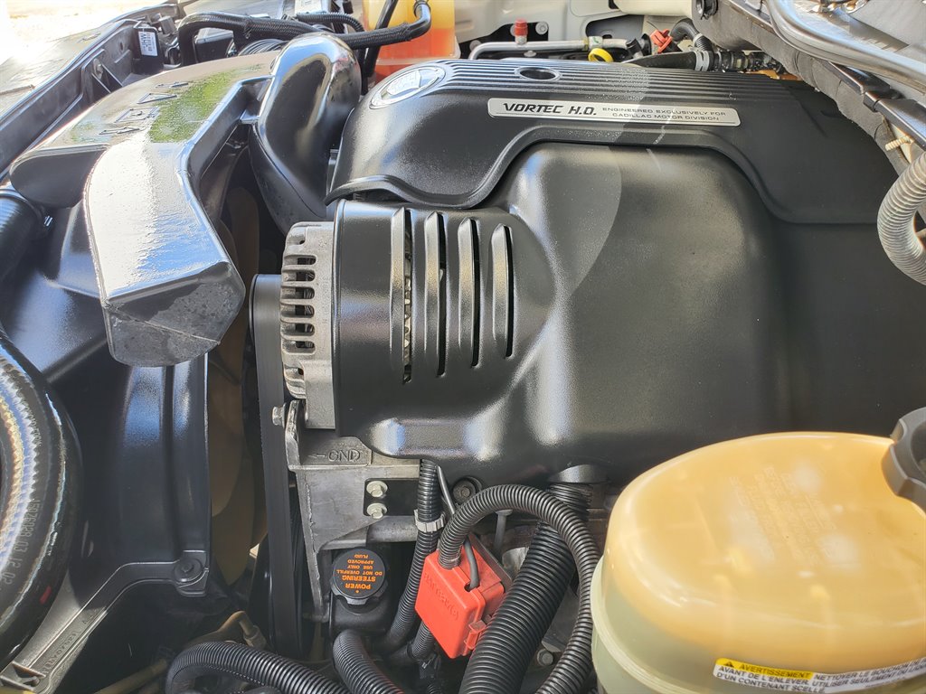 2002 Cadillac Escalade photo