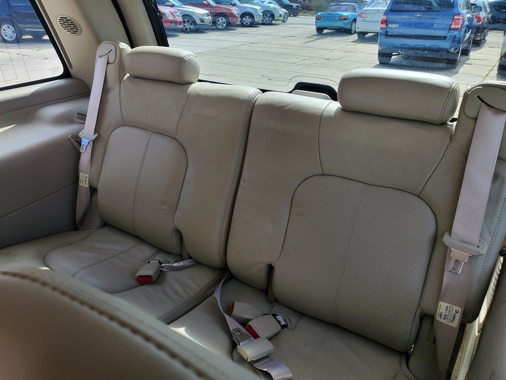 2002 Cadillac Escalade photo