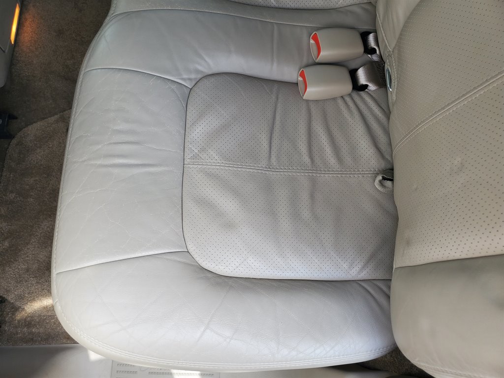 2002 Cadillac Escalade photo