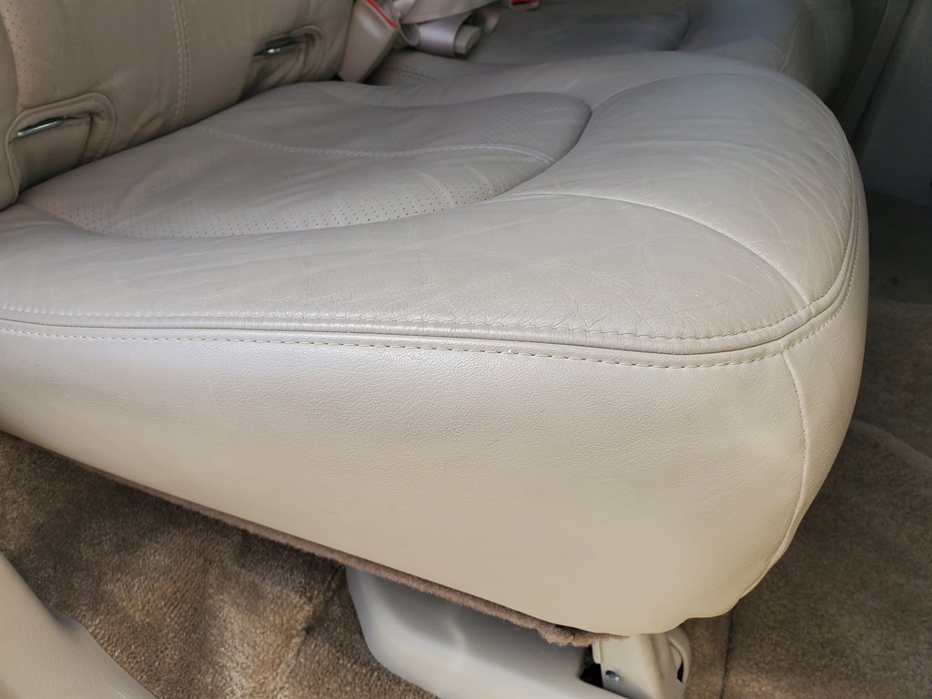 2002 Cadillac Escalade photo