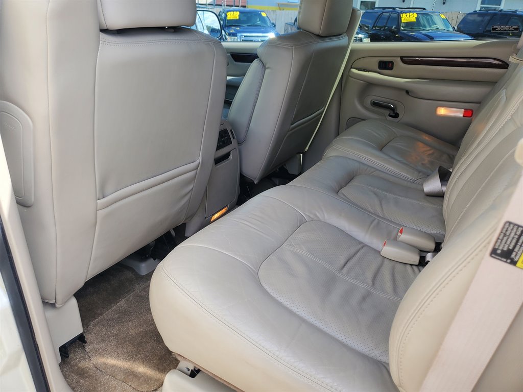 2002 Cadillac Escalade photo