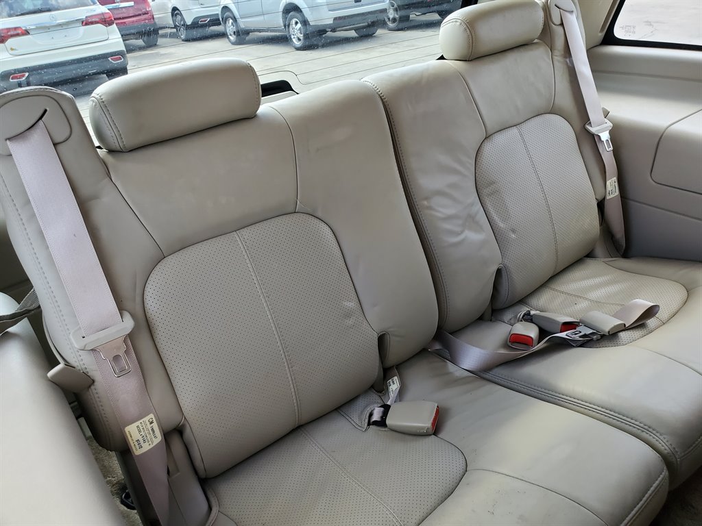 2002 Cadillac Escalade photo