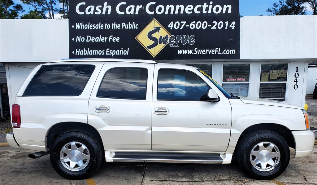 2002 Cadillac Escalade photo