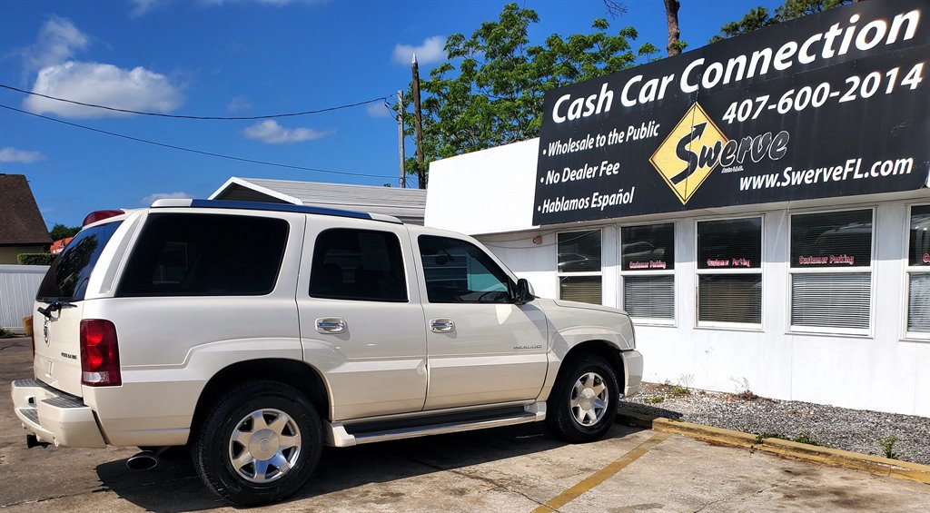2002 Cadillac Escalade photo