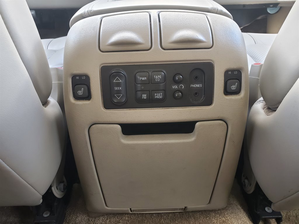 2002 Cadillac Escalade photo