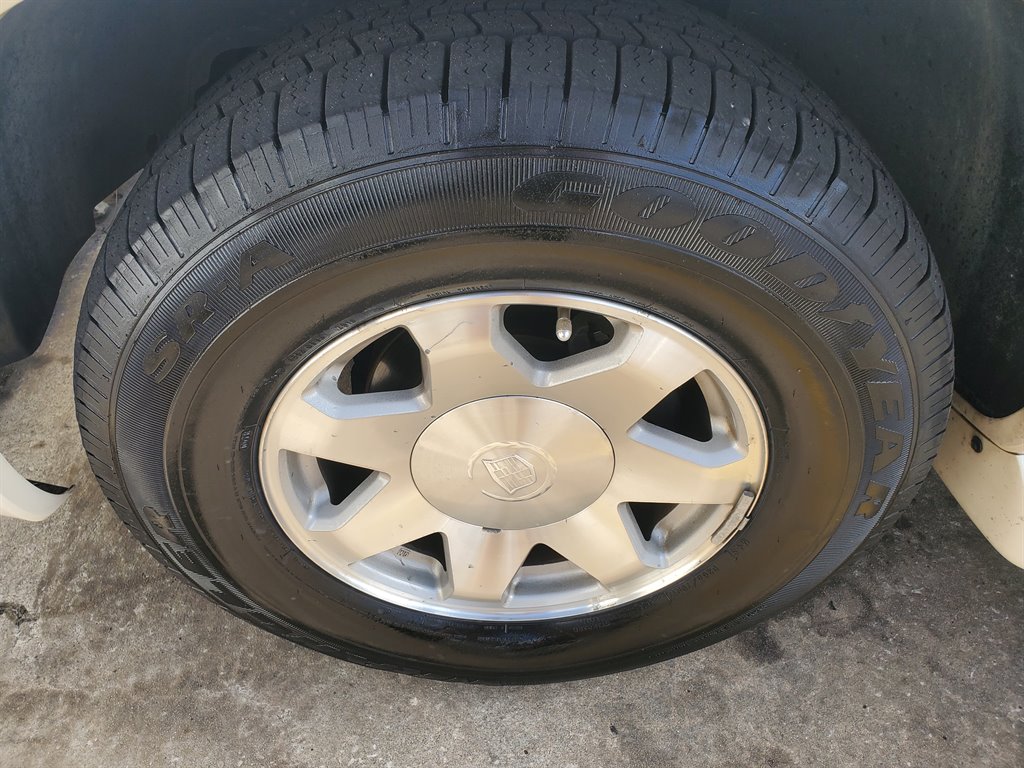 2002 Cadillac Escalade photo