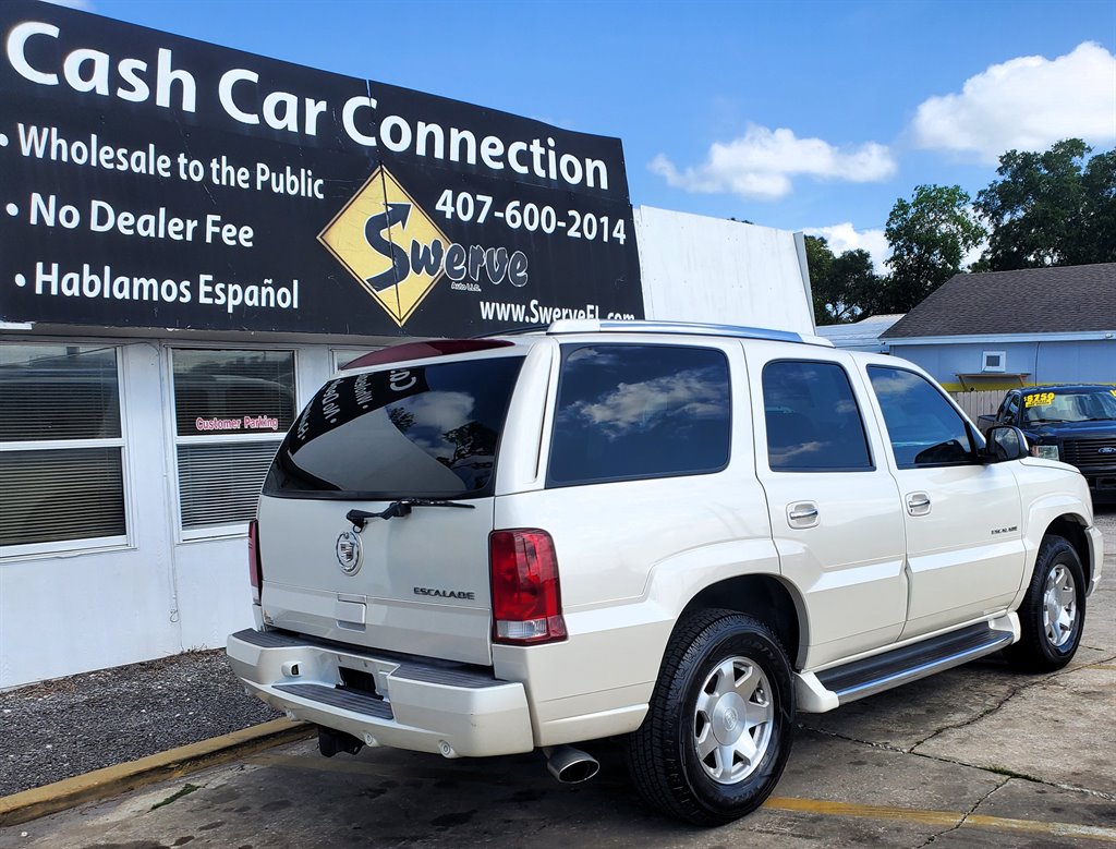 2002 Cadillac Escalade photo