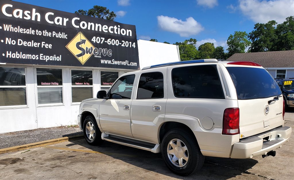 2002 Cadillac Escalade photo