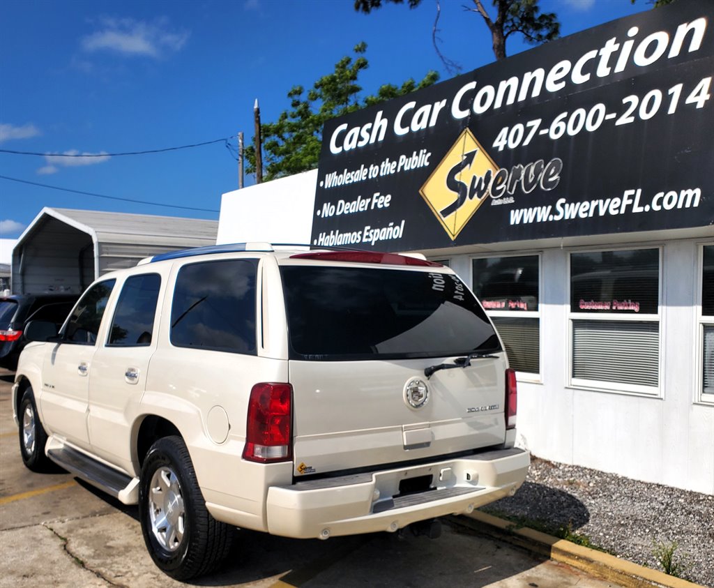 2002 Cadillac Escalade photo