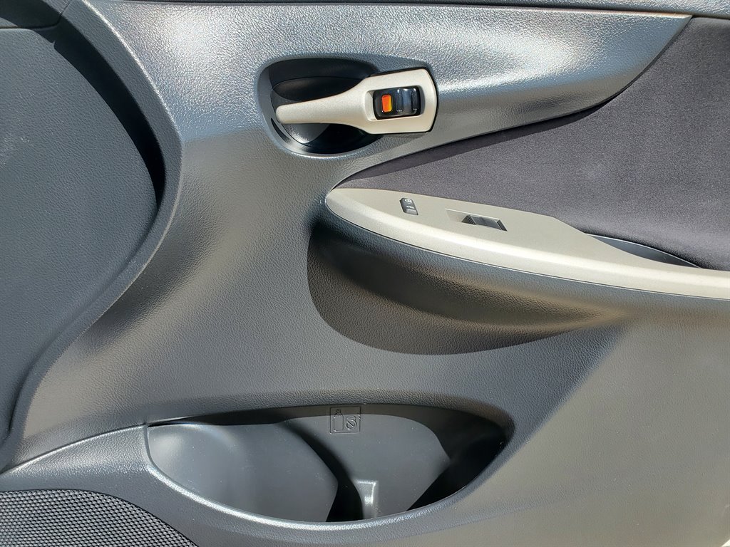 2013 Toyota Corolla L photo