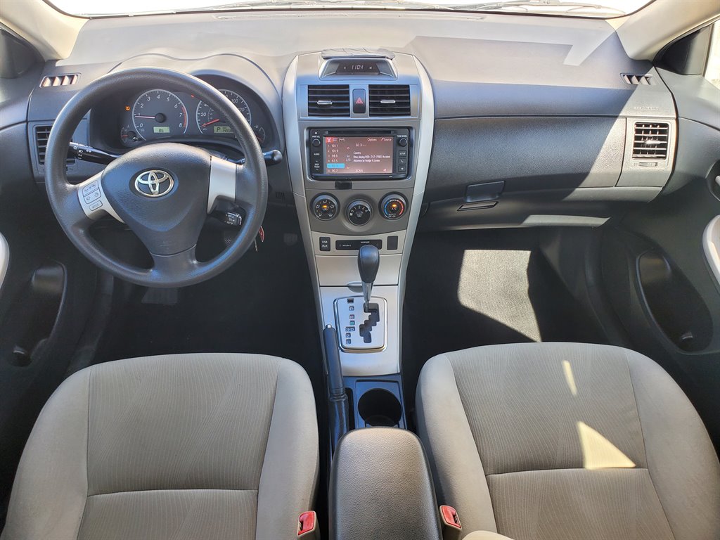 2013 Toyota Corolla L photo