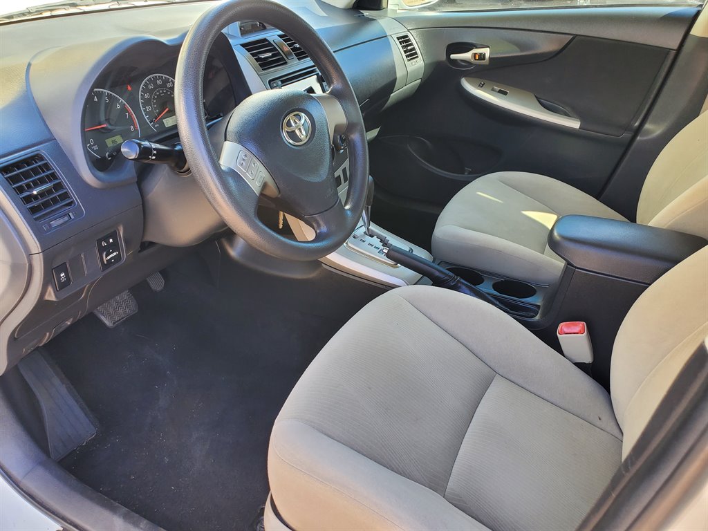 2013 Toyota Corolla L photo