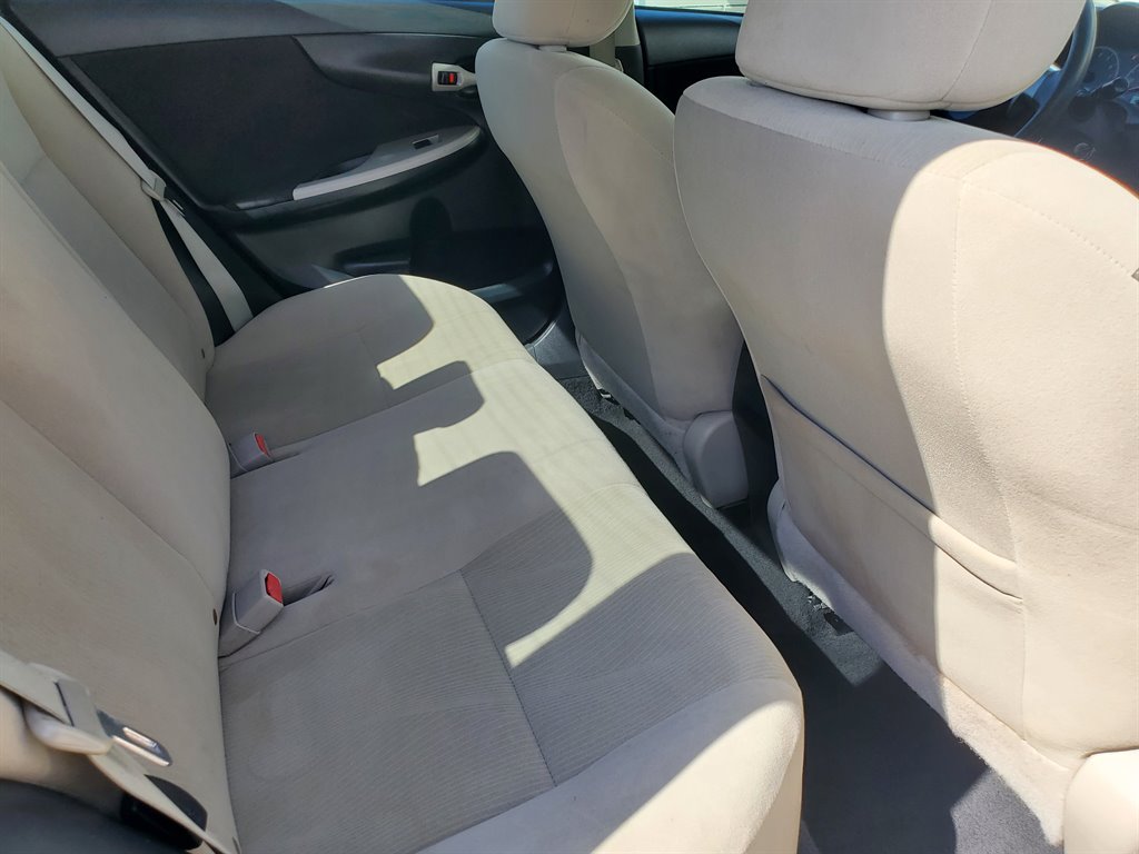 2013 Toyota Corolla L photo