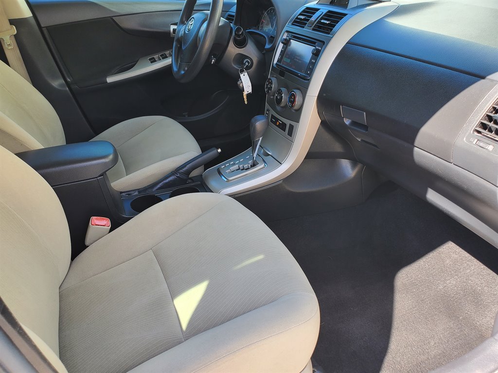 2013 Toyota Corolla L photo