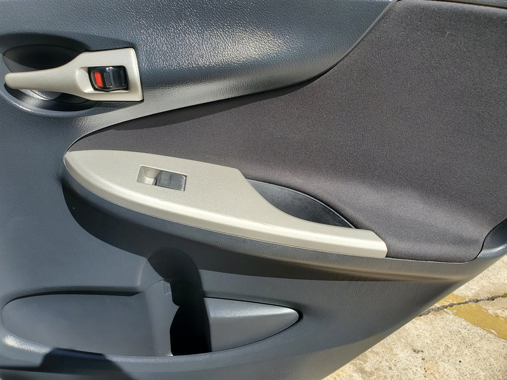 2013 Toyota Corolla L photo