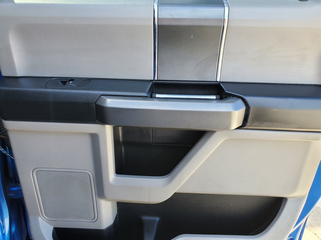 2015 Ford F150 XLT photo