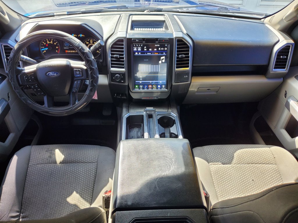 2015 Ford F150 XLT photo
