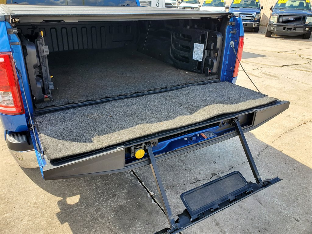 2015 Ford F150 XLT photo