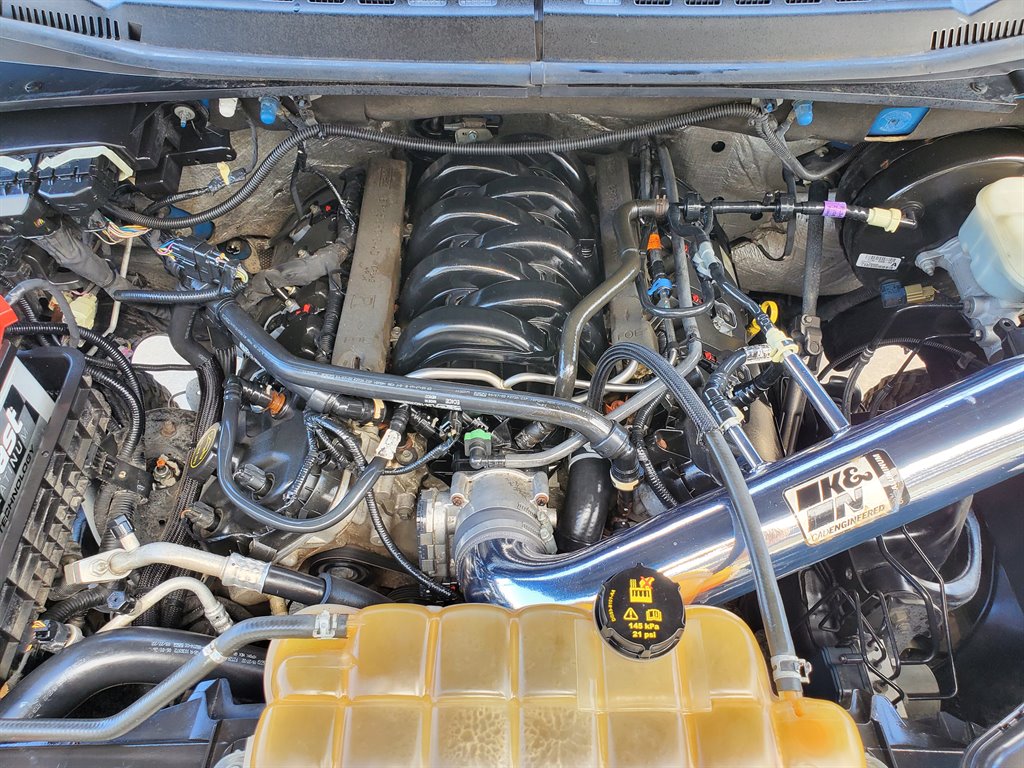 2015 Ford F150 XLT photo