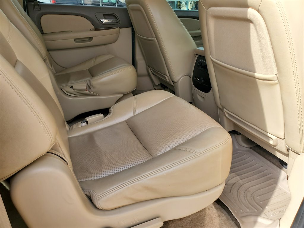 2011 Chevrolet Suburban LTZ 1500 photo