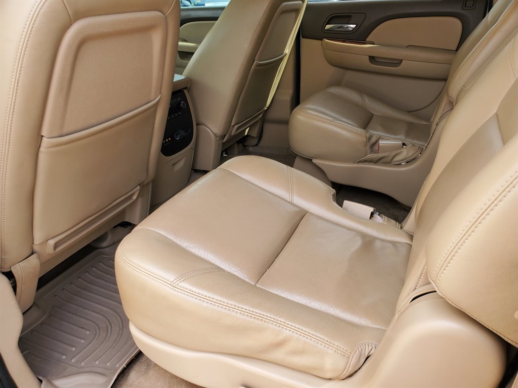 2011 Chevrolet Suburban LTZ 1500 photo